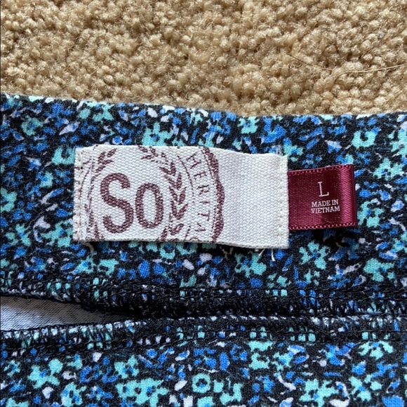 So blue floral skirt - Picture 2 of 2